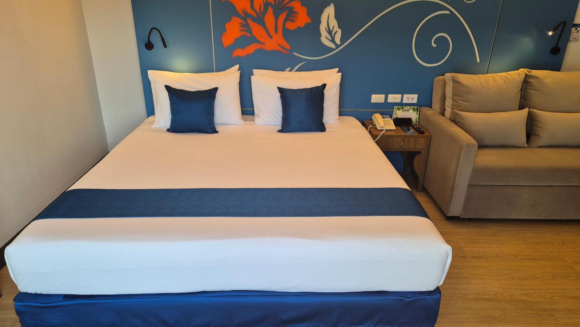 Days Inn By Wyndham Patong Beach Ngoại thất bức ảnh